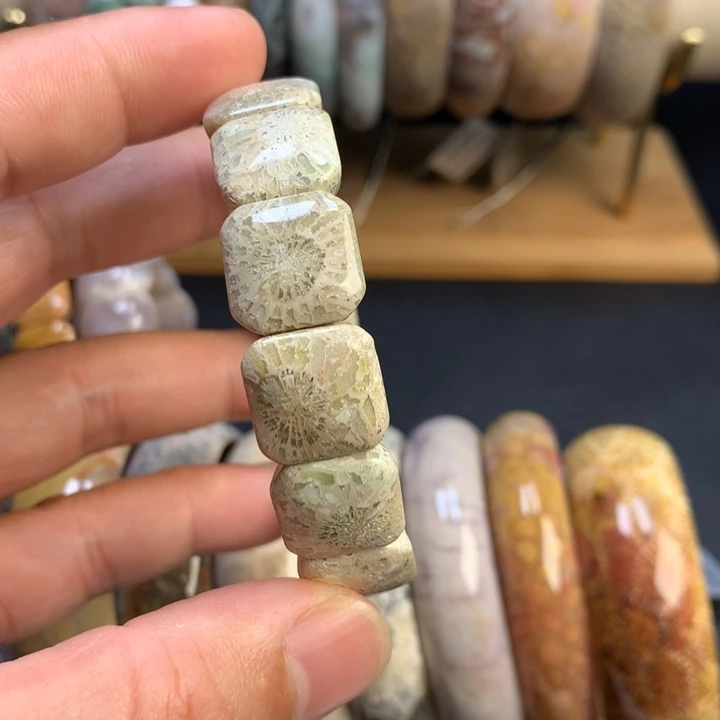 未镶嵌手链硅化珊瑚（珊瑚玉）