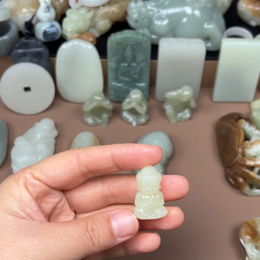 颈饰未镶嵌和田玉