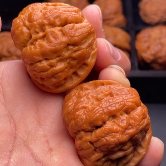 文玩核桃把件秦岭山脉核桃