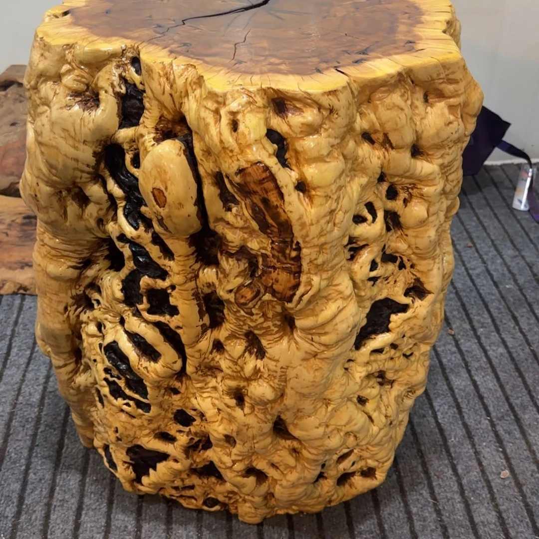 ****龙纹鸡心枣木手工艺品