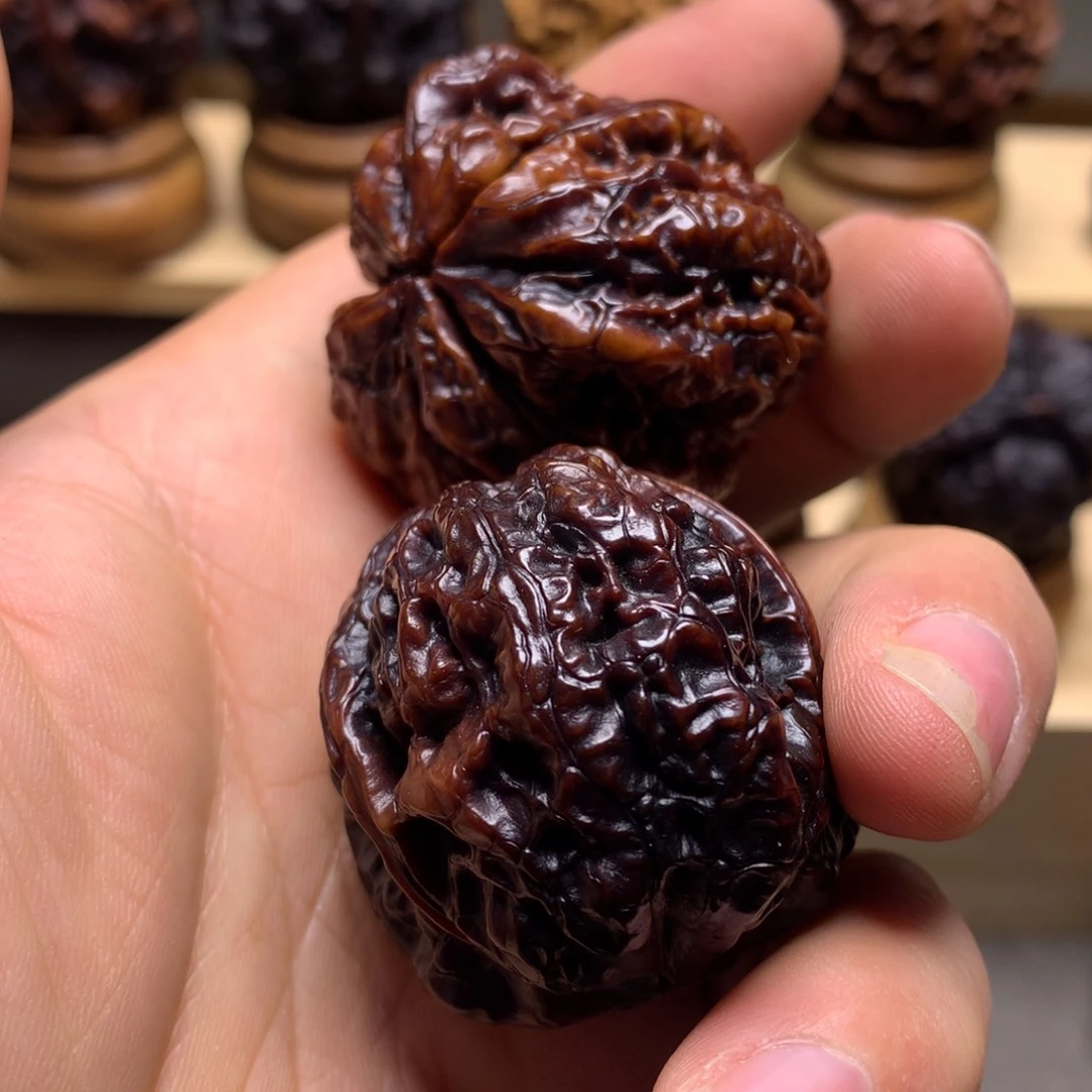 把件文玩核桃九五玄包三棱