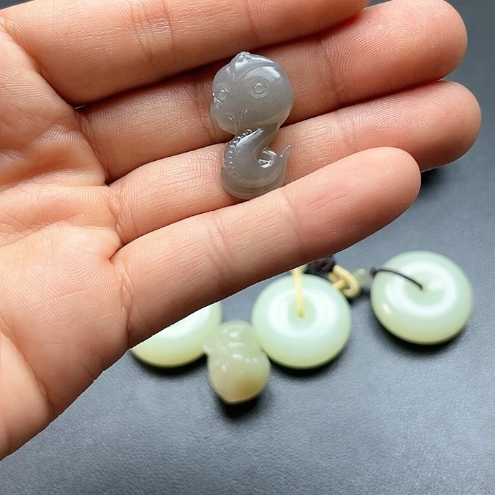 【闪购商品】颈饰未镶嵌和田玉