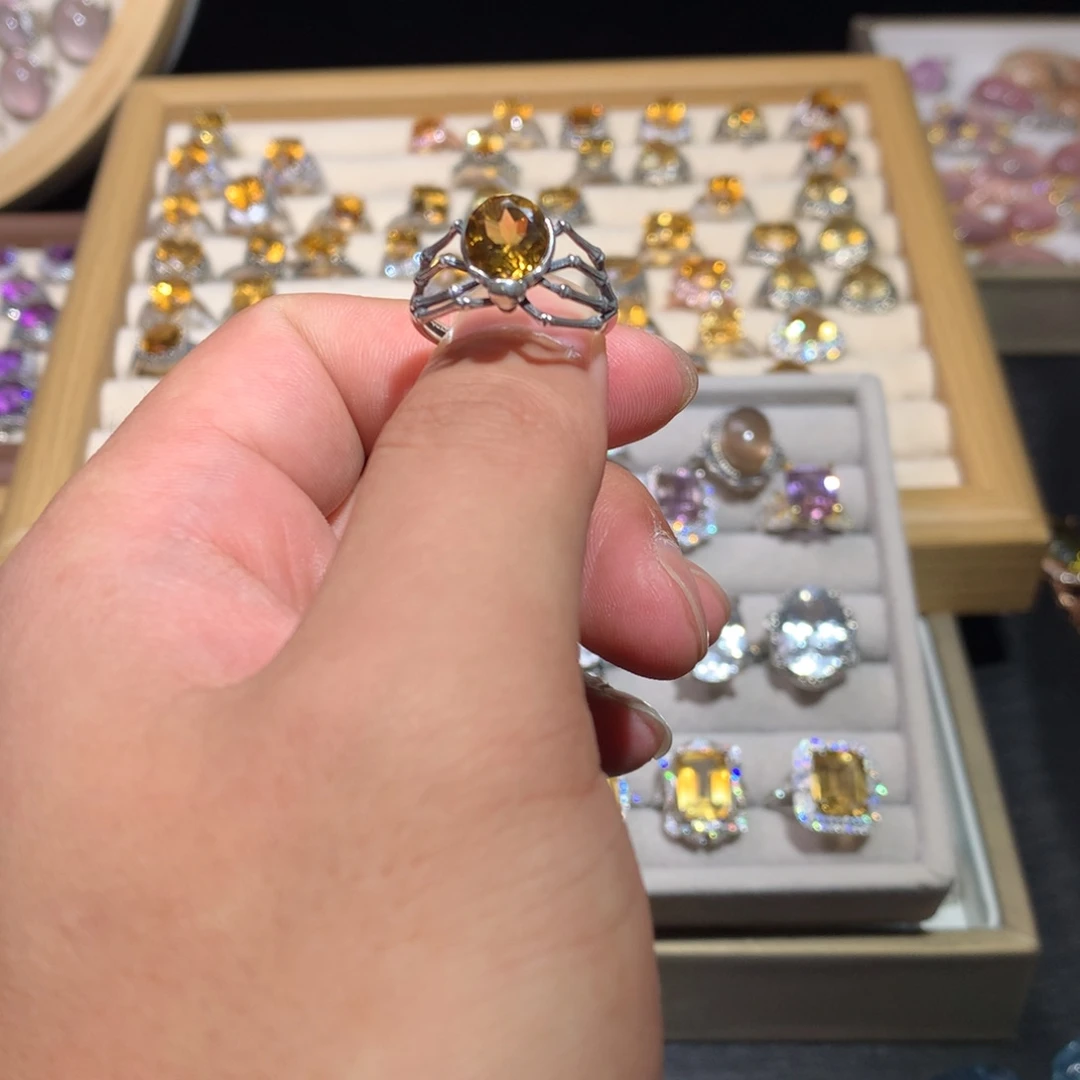 【闪购商品】水晶戒指银S925镶嵌?****困戒指