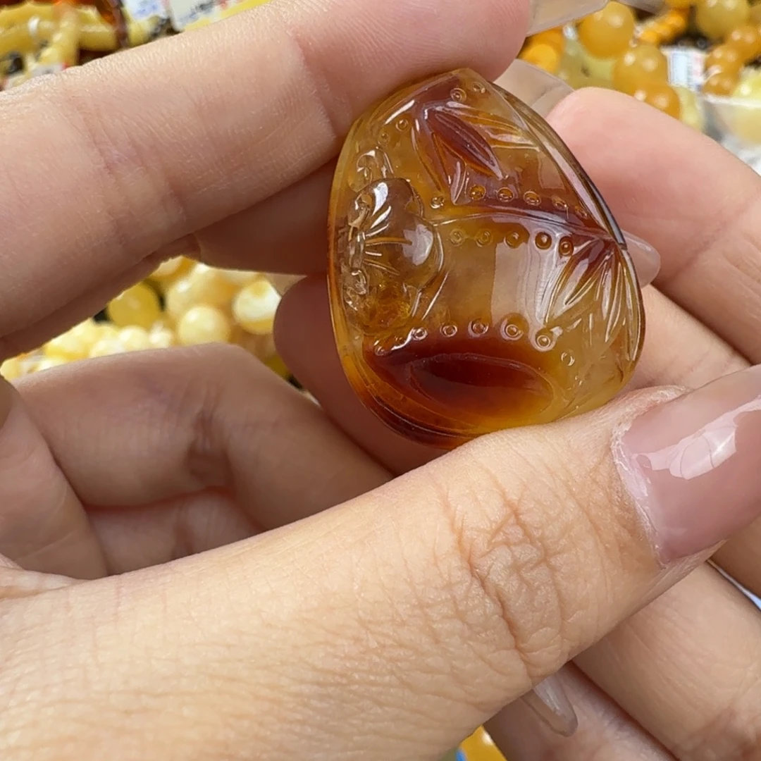 琥珀未镶嵌珠宝奇石