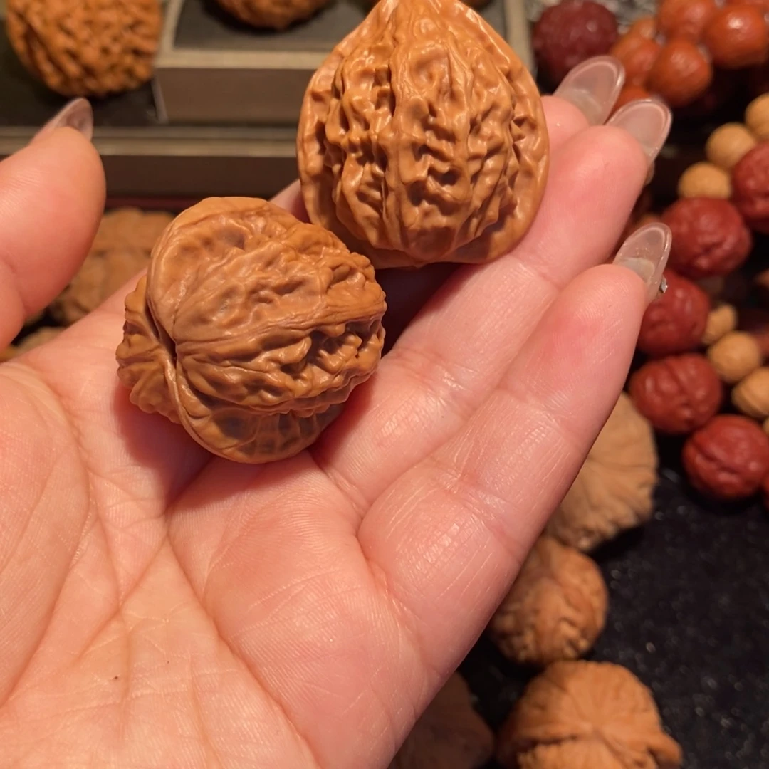 文玩核桃把件初**变核桃