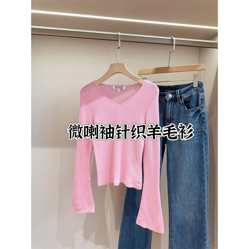 羊毛喇叭袖V领针织衫女