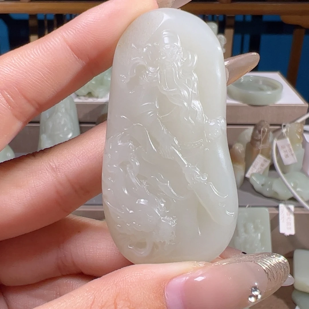颈饰未镶嵌和田玉（糖玉）