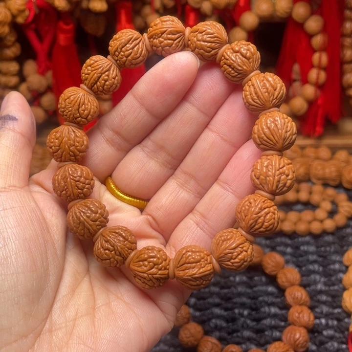 木质类龙纹桃枭挂件