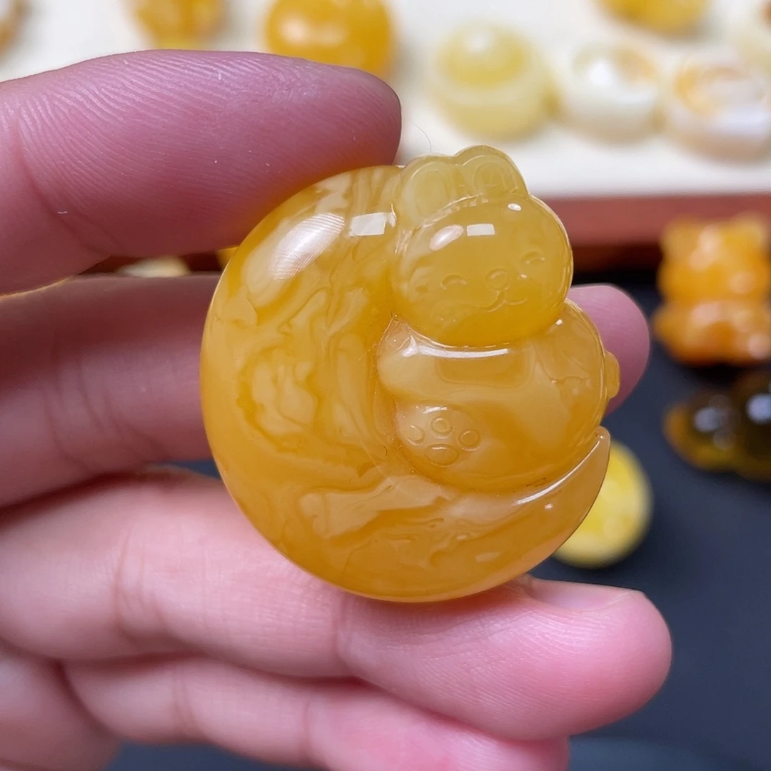琥珀珠宝奇石未镶嵌