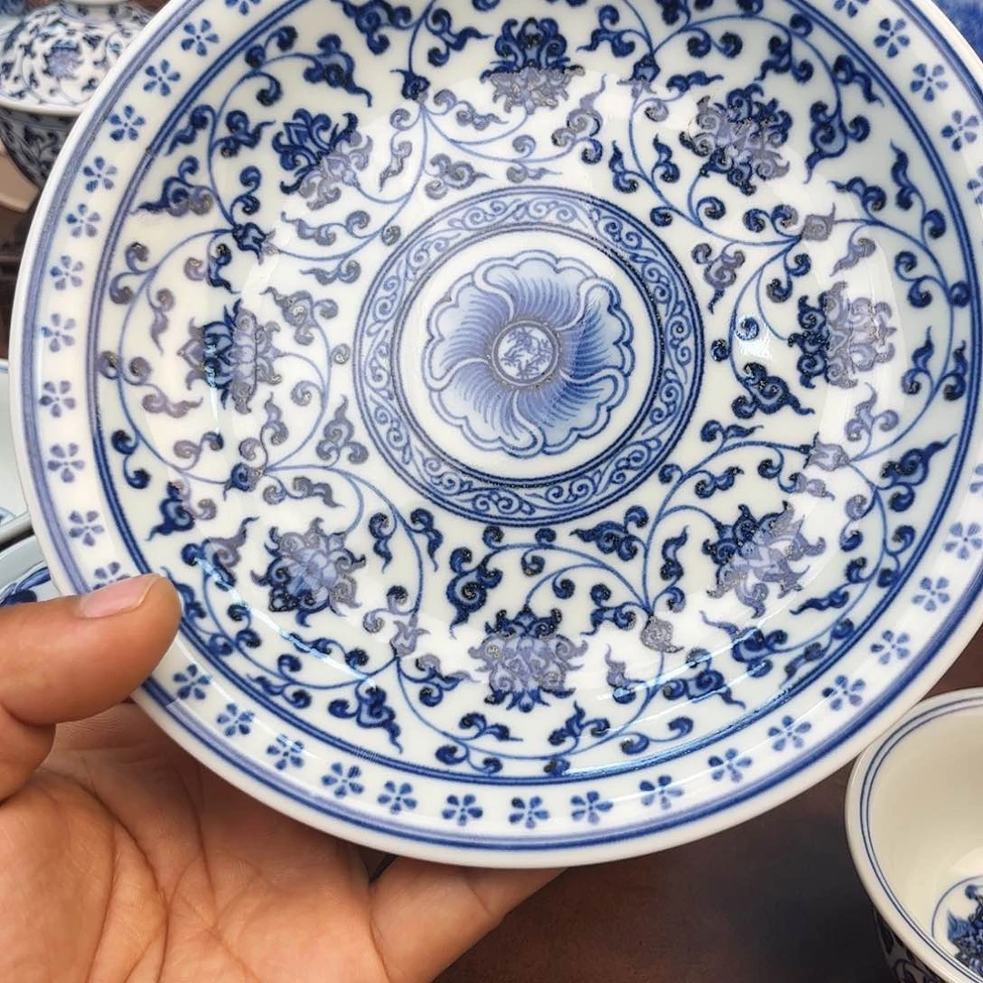 摆件缠枝莲壶承手绘