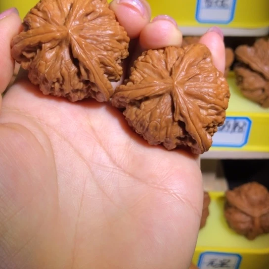 秦***面手串/手链核桃白狮子三棱