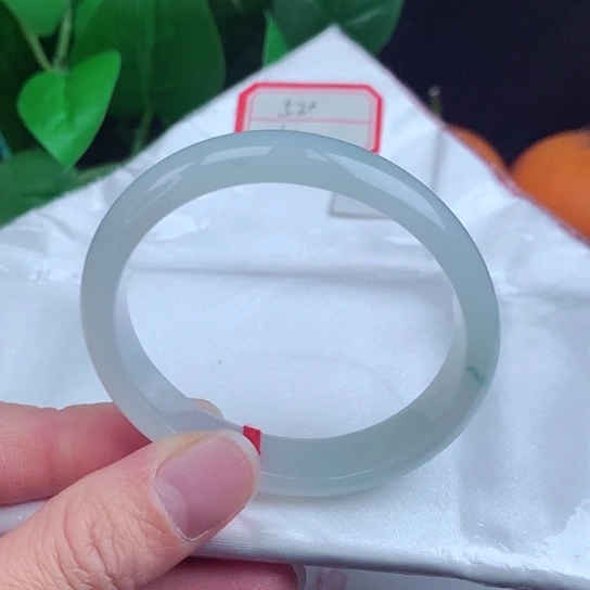 翡翠手镯未镶嵌    贵妃52+ 冰飘蓝花
