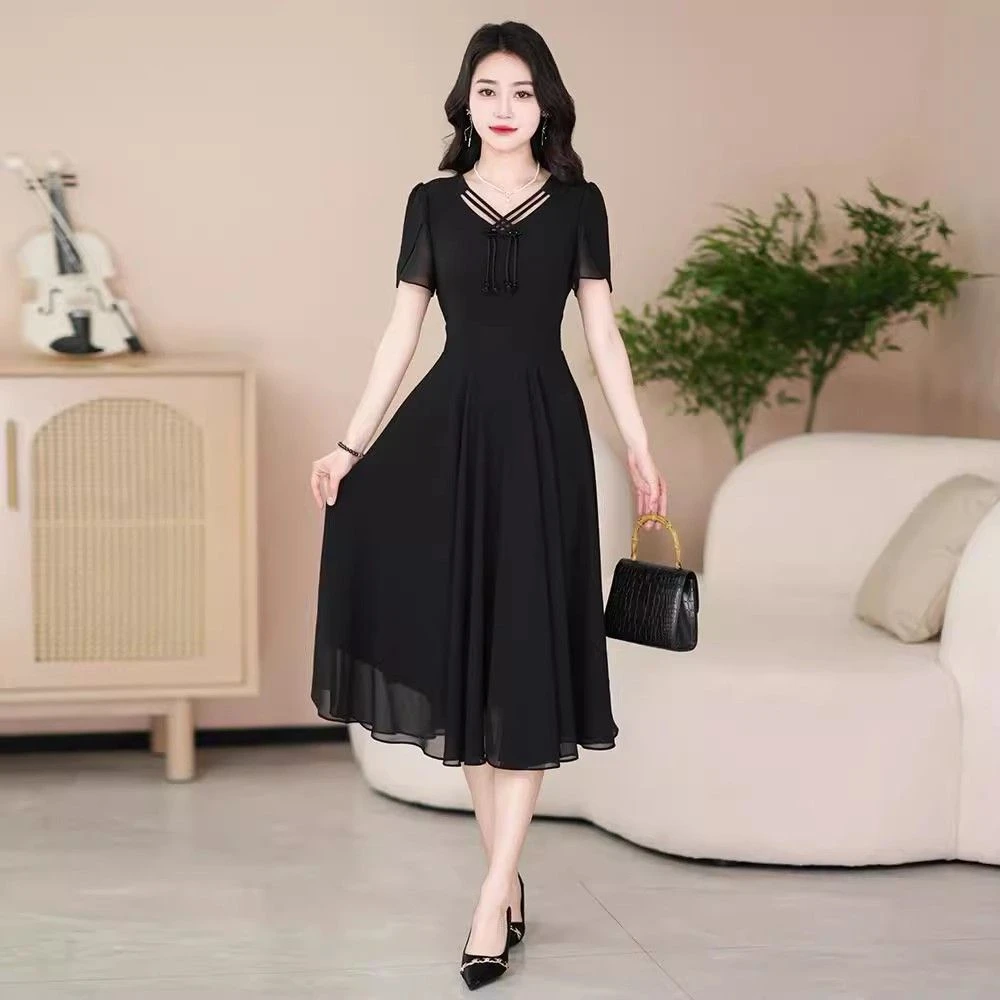 时尚洋气优雅黑色连衣裙女2025新款夏季中年气质小黑裙遮肚a裙子