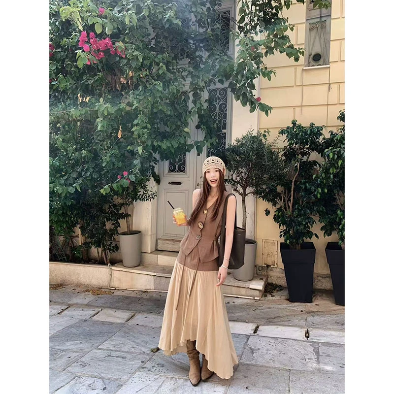 法式气质夏季2025新款设计感小众洋气无袖马甲上衣高腰撞色半身裙