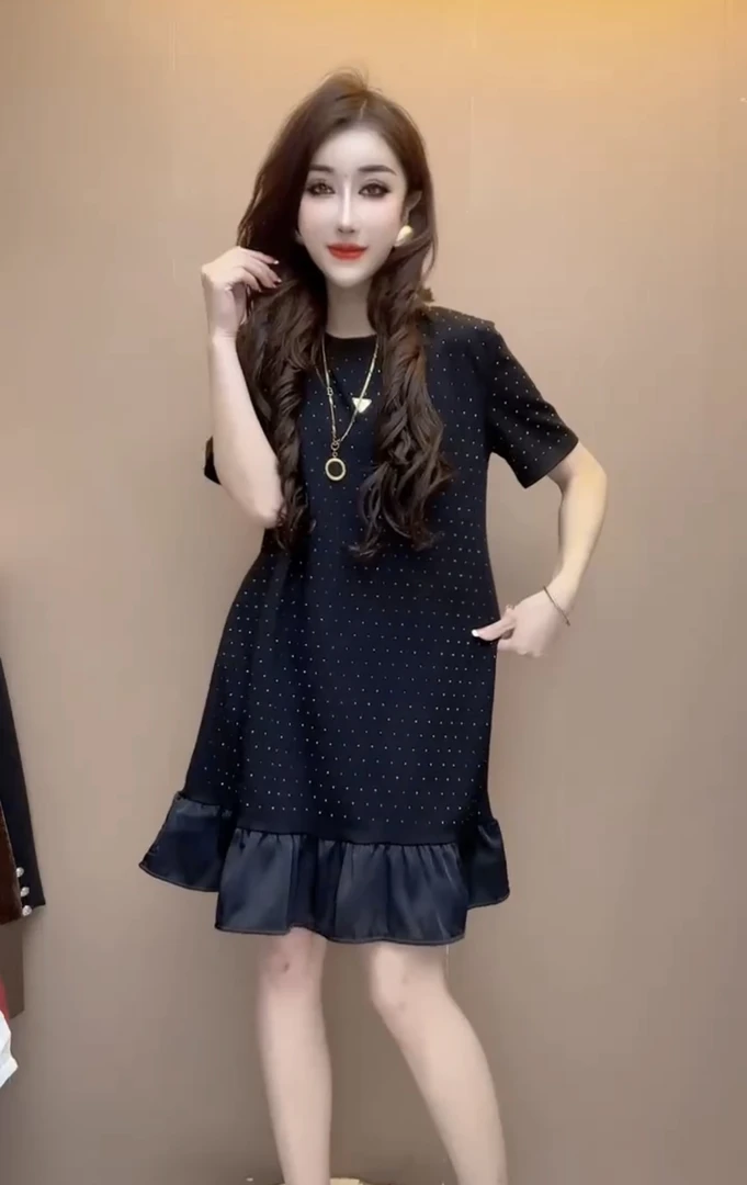 时尚洋气重工艺烫钻荷叶边宽松显瘦遮肉减龄