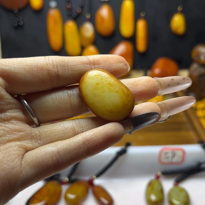 永****未镶嵌和田玉（糖玉）珠宝半成品