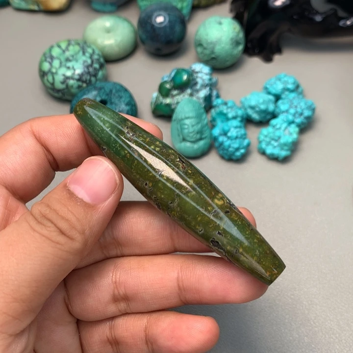 未镶嵌绿松石颈饰