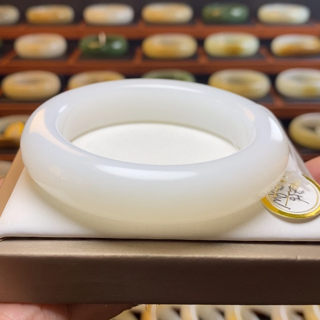 和田玉未镶嵌手镯56.5圈