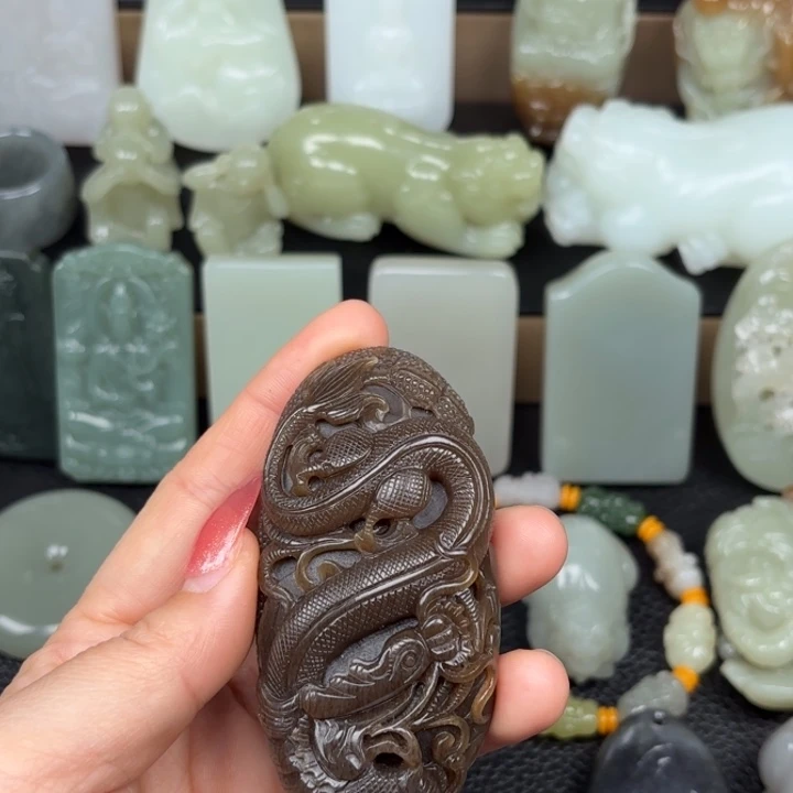 颈饰未镶嵌和田玉