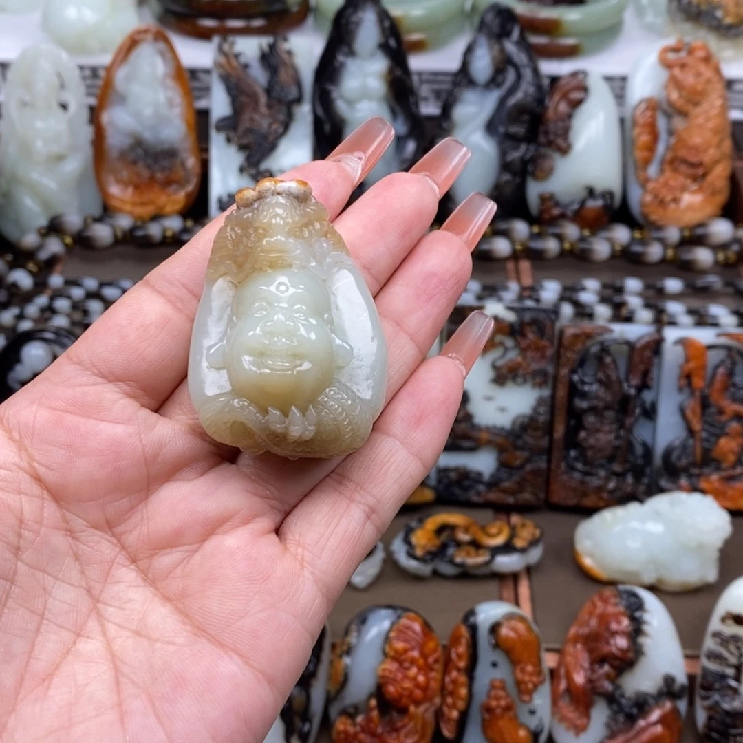 颈饰未镶嵌和田玉