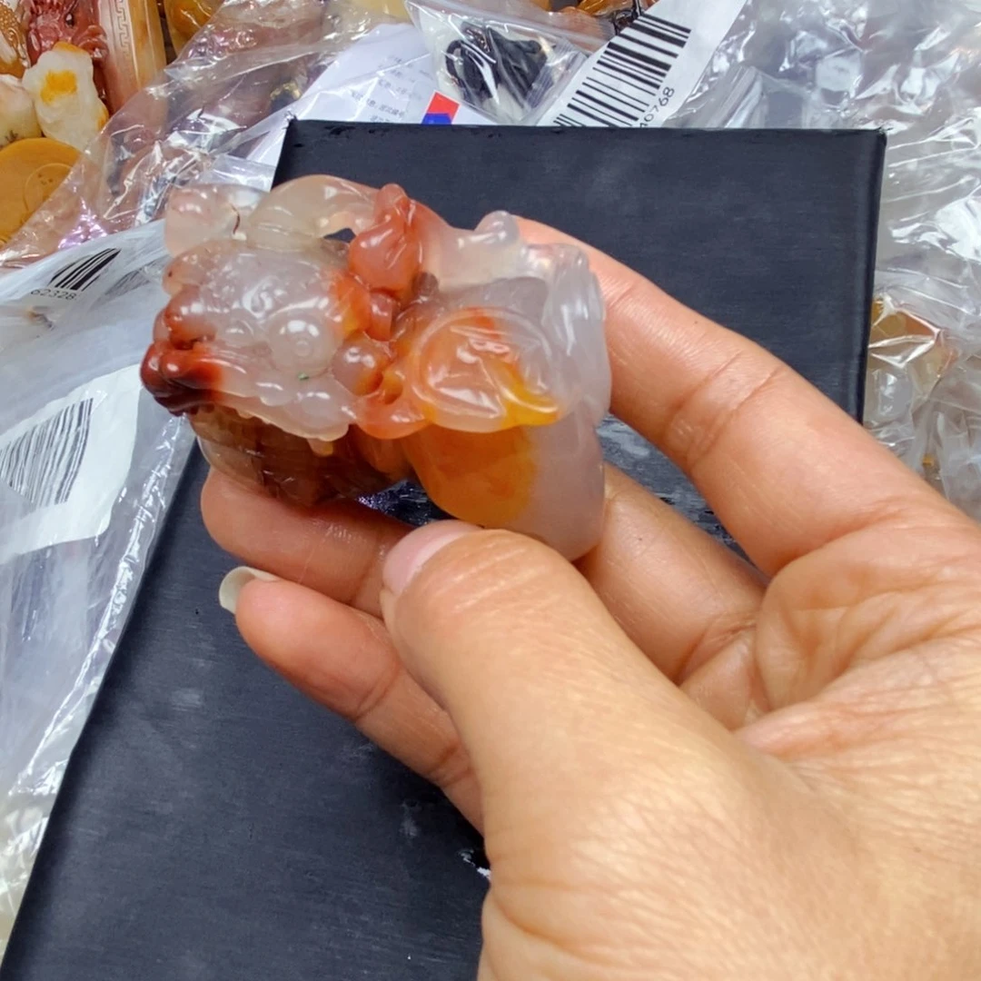 石英质玉（黄龙玉）颈饰未镶嵌