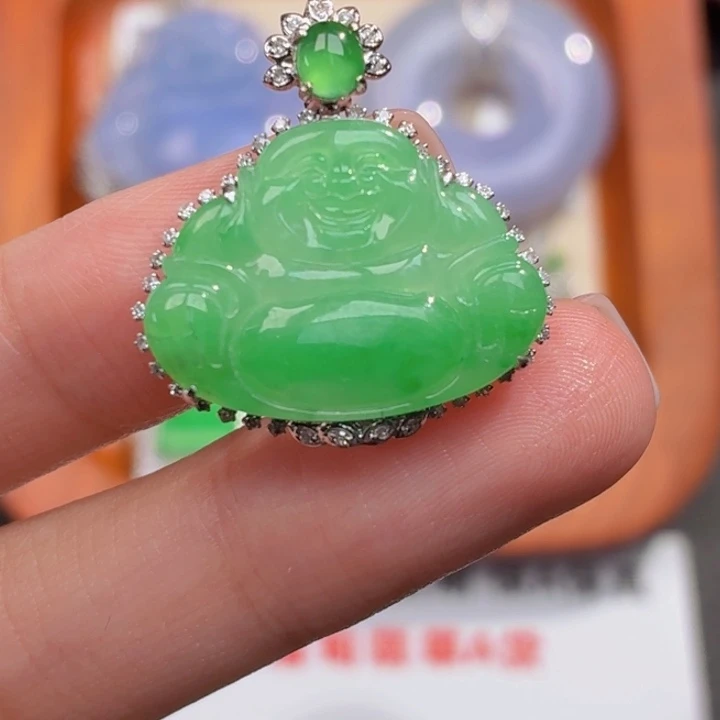 翡翠18K金镶嵌颈饰