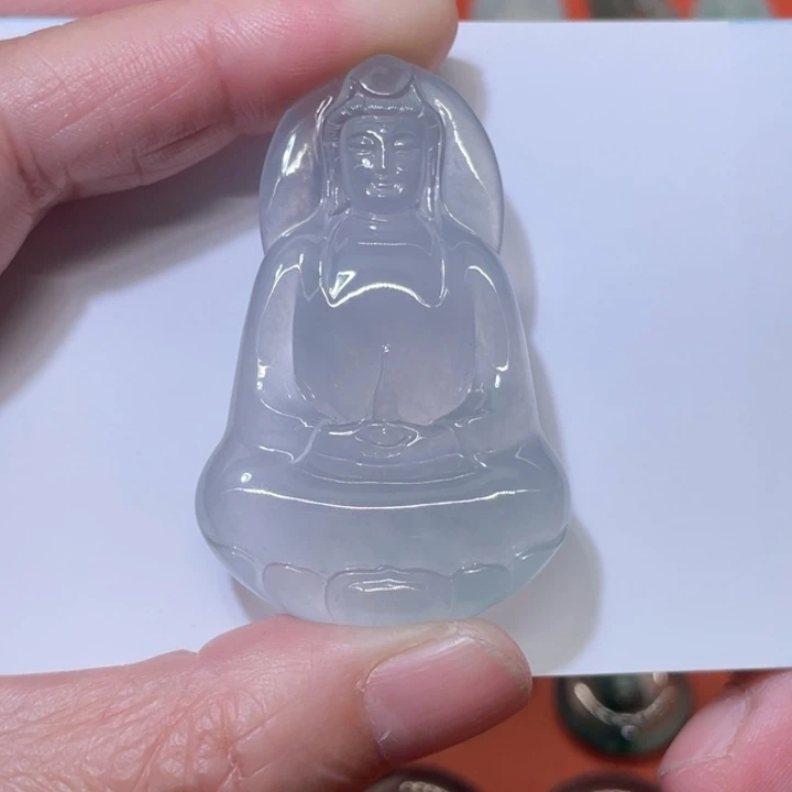 翡翠未镶嵌颈饰素衣观音