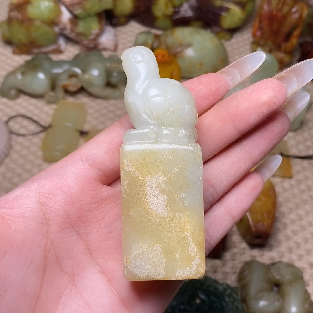 未镶嵌蛇纹石玉颈饰
