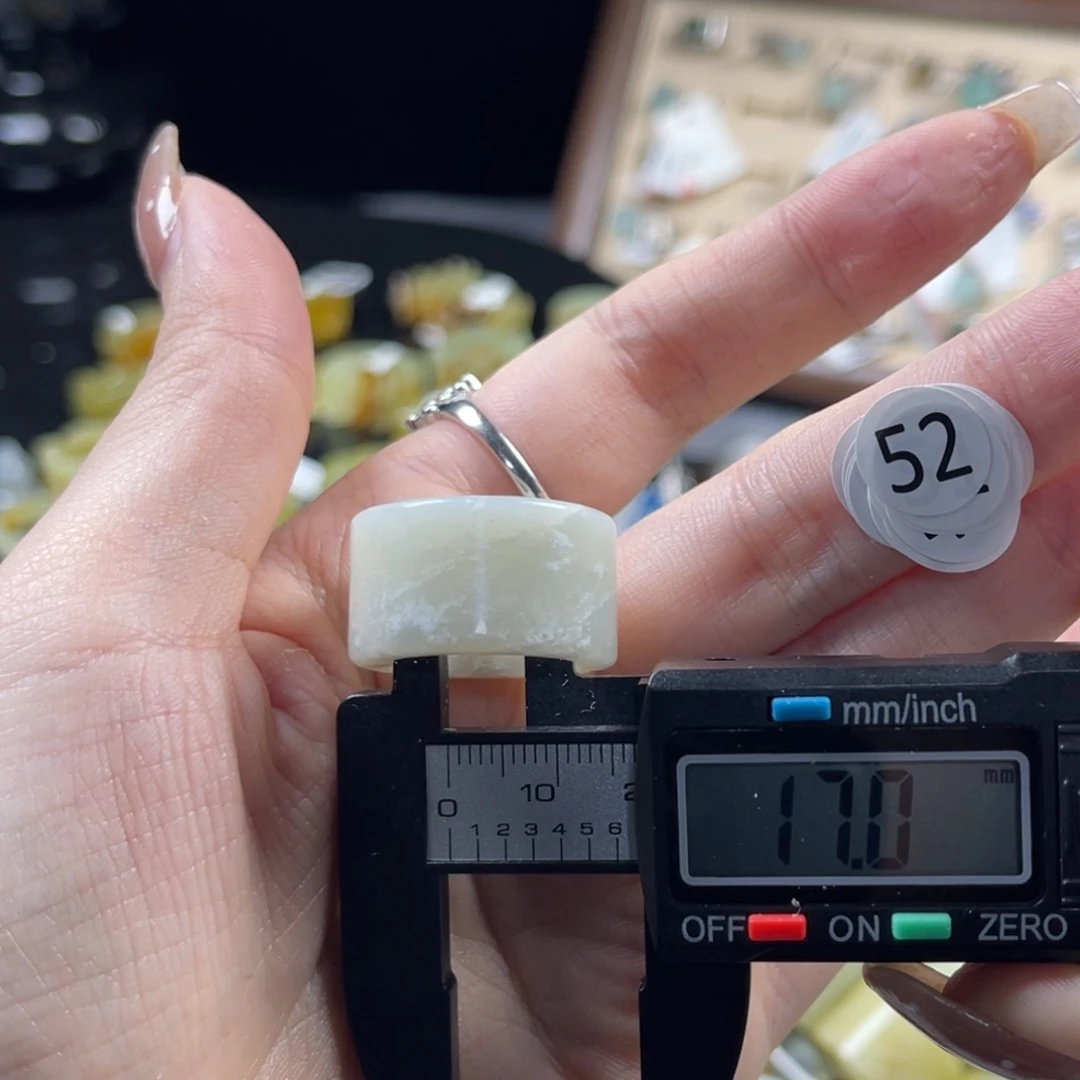 蛇纹石玉未镶嵌戒指