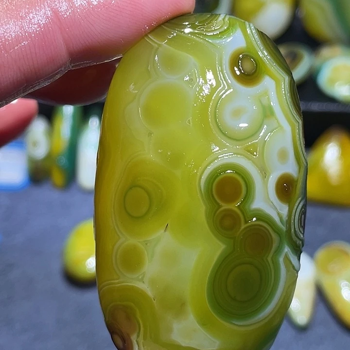 玛瑙/玉髓未镶嵌珠宝奇石