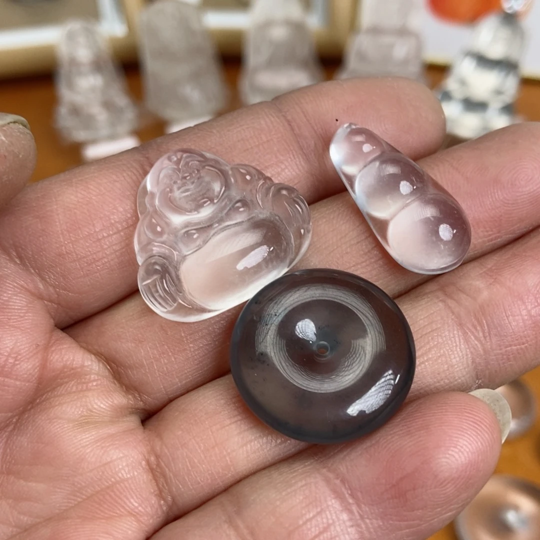 石英质玉吊坠未镶嵌