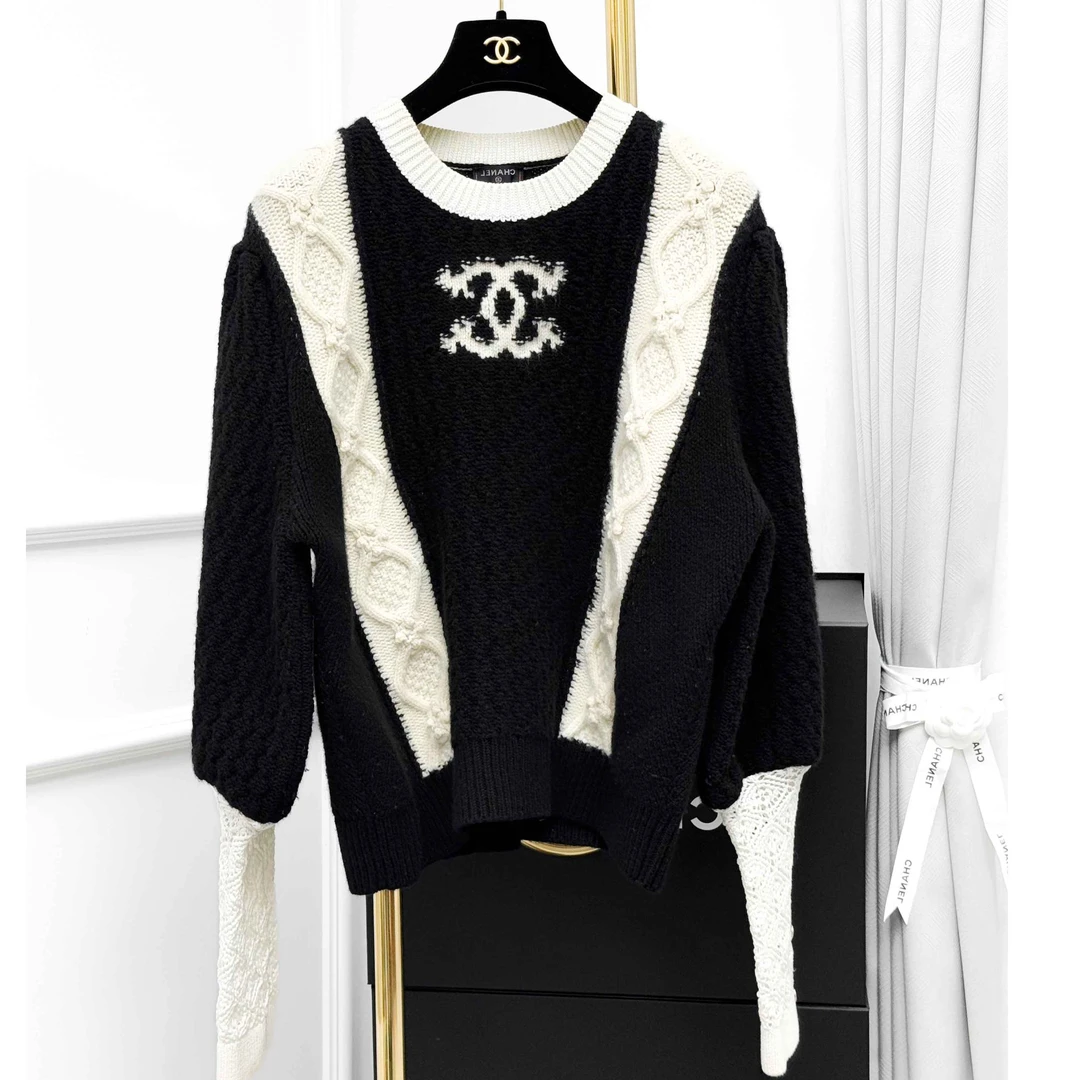 99新 Chanel/香奈儿 46码21A黑白双C毛衣