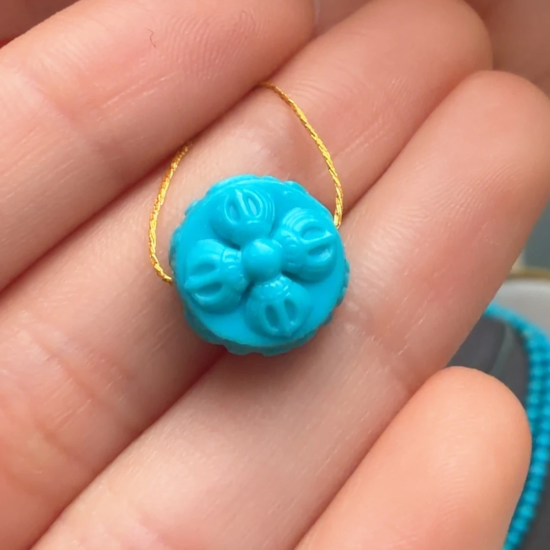 绿松石未镶嵌颈饰