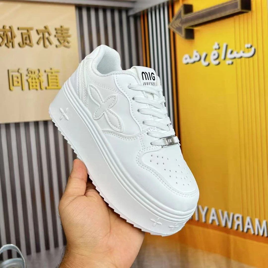 02网红A1爆款小白鞋新疆包邮透气休闲时尚韩版原创厚底外增高女款