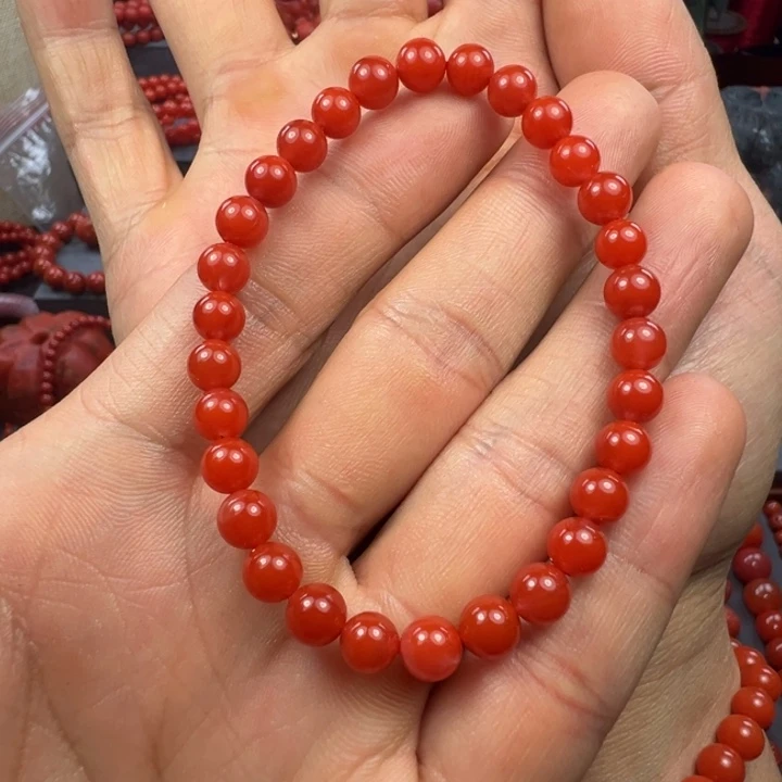 南红玛瑙手串未镶嵌。*