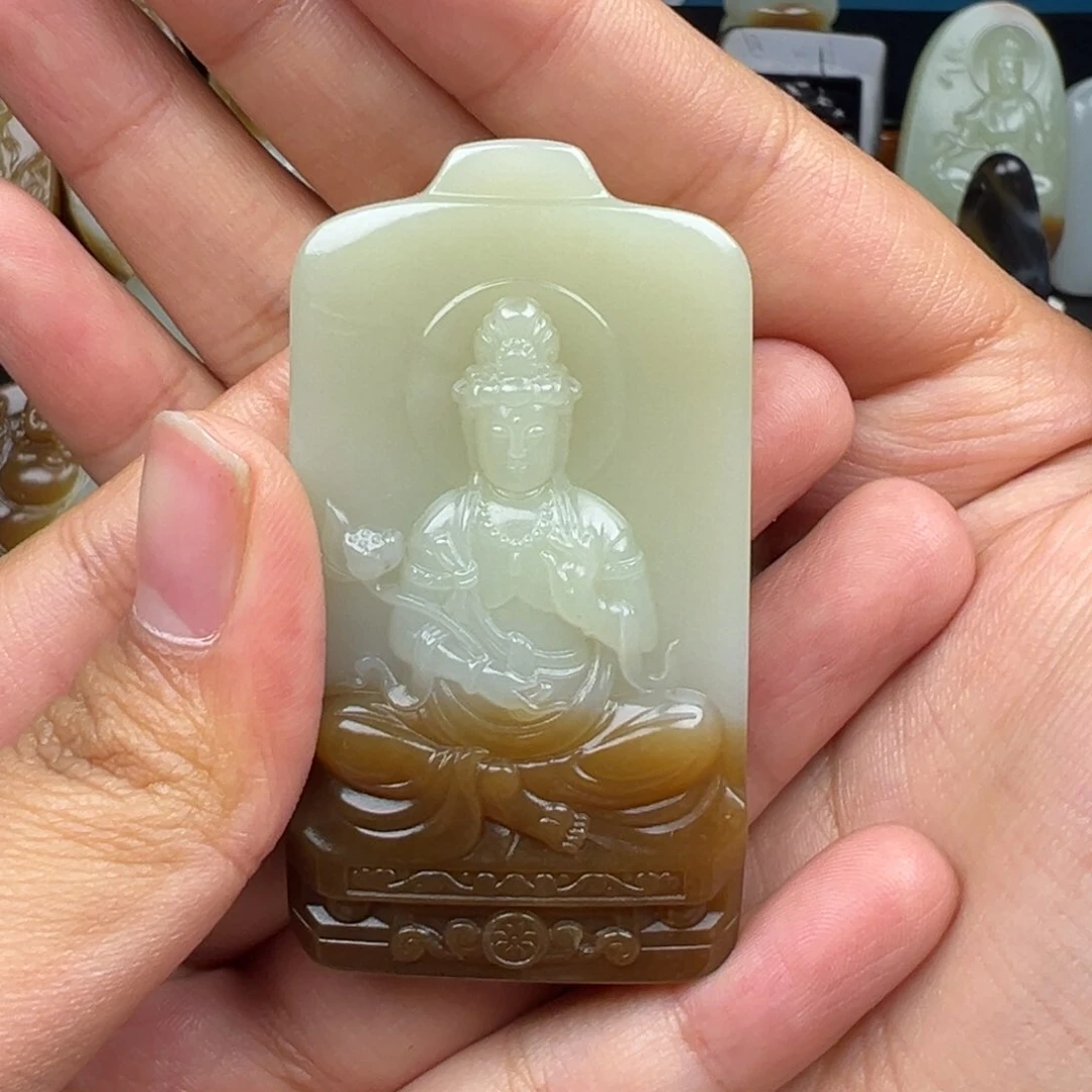 和田玉（糖玉）颈饰未镶嵌青**色