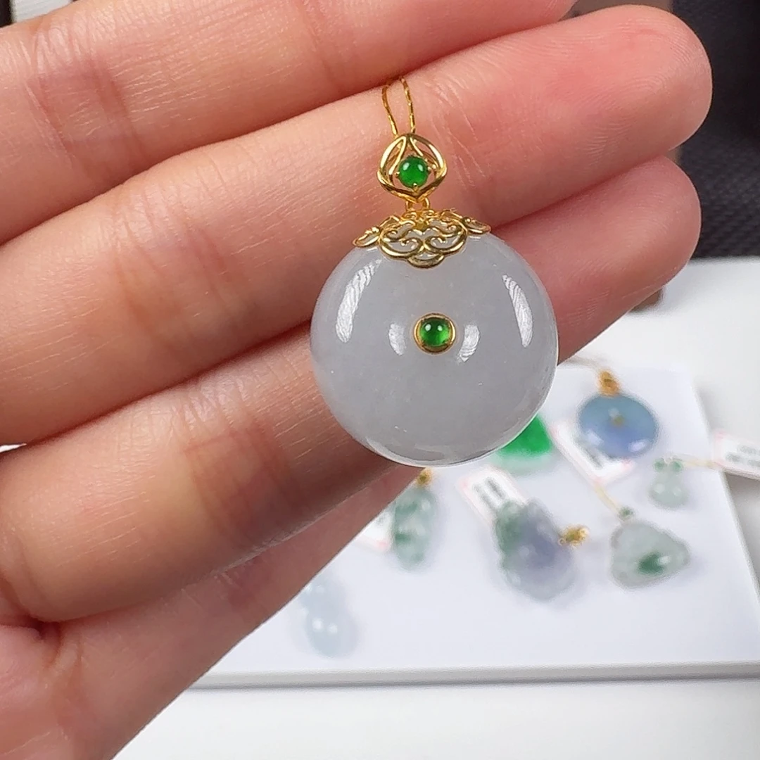 翡翠18K金镶嵌颈饰