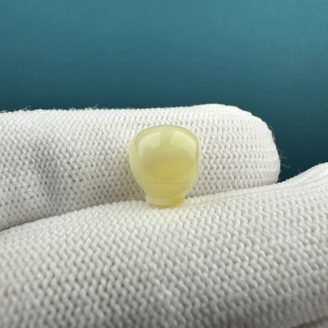 Z2824天然蜜蜡 俄料三通8.7*9.8mm一物一图实物拍摄