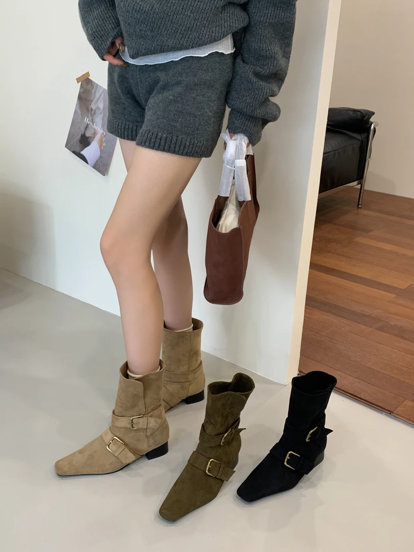 2025韩版新款小众设计复古法式短靴小方头西部靴绒面中筒靴女靴子