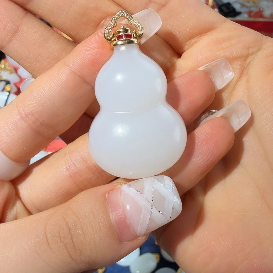 和田玉18K金镶嵌颈饰