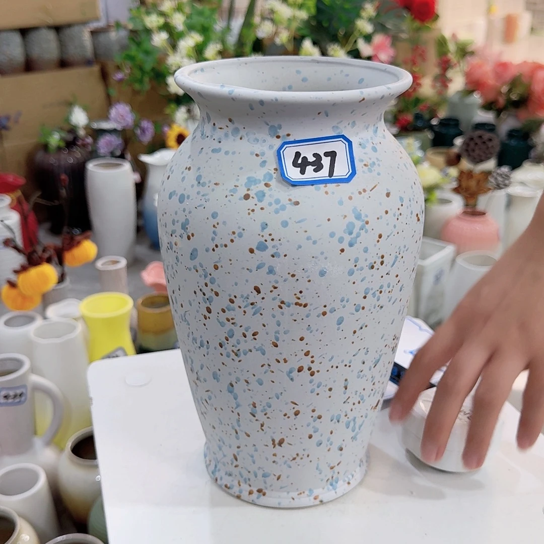 437号陶瓷高25厘米清理一个