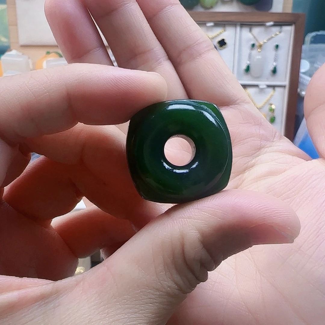 和田玉未镶嵌项链