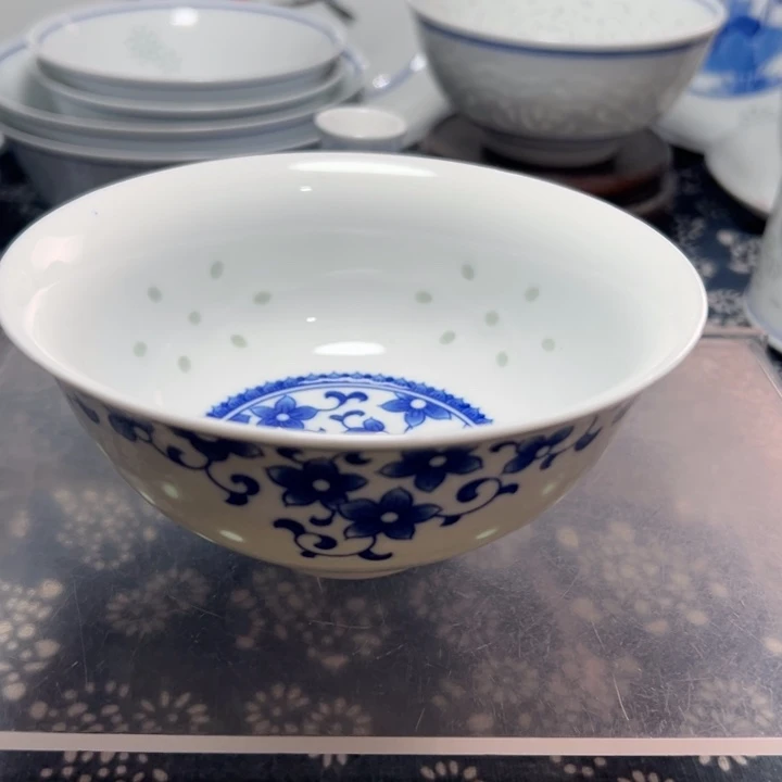 陶青花玲珑的5寸紫荆花饭碗无边