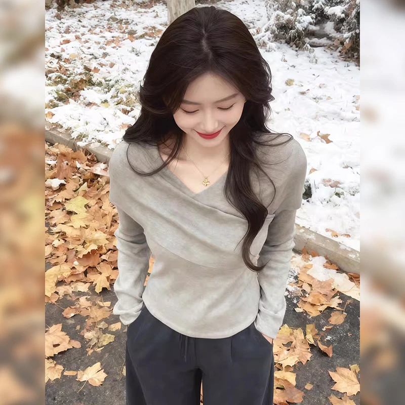大码胖mm巨好看不规则交叉灰色V领针织衫女冬季显瘦内搭打底上衣