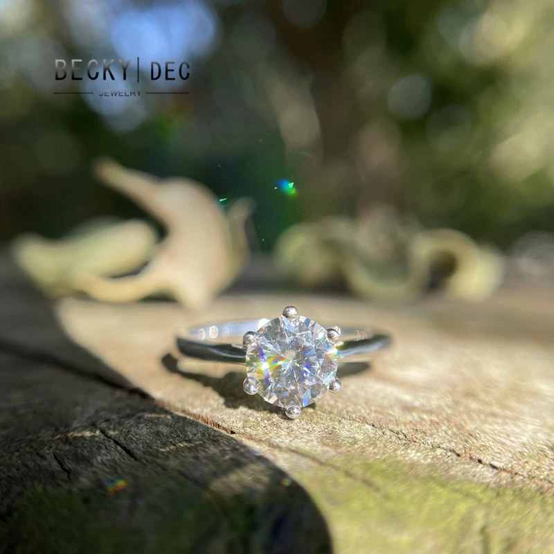 925银莫桑石戒指 纯银莫桑钻戒指女经典六爪订婚求婚18k钻戒轻奢