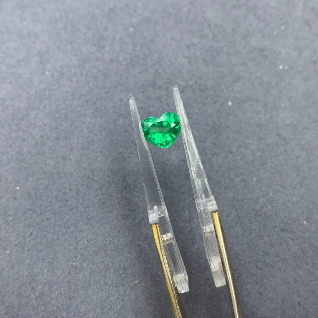 祖母绿裸石1.17ct GUILD 微油