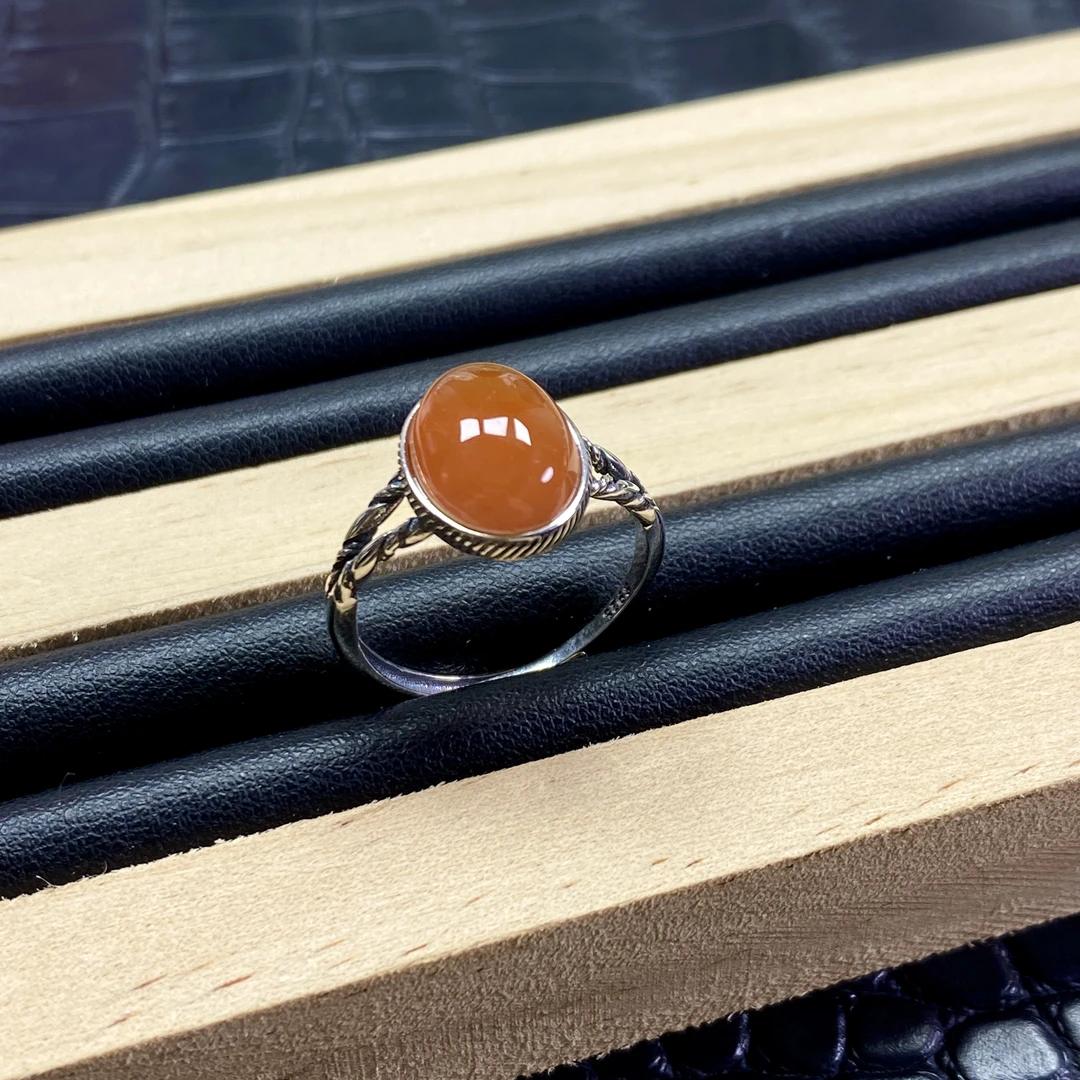 天然南红玛瑙戒指樱桃红质地水润小巧精致