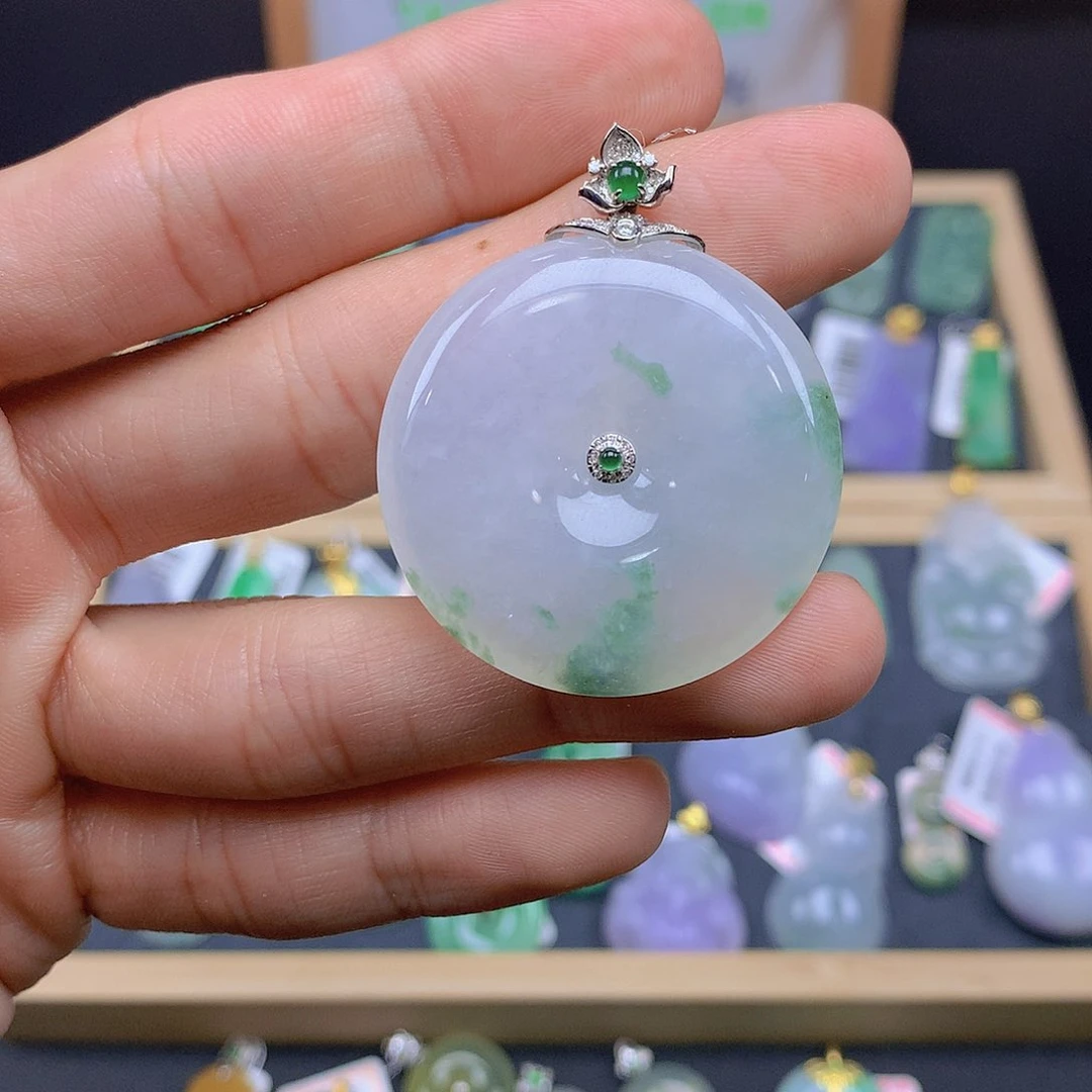 翡翠颈饰18K金镶嵌翡翠