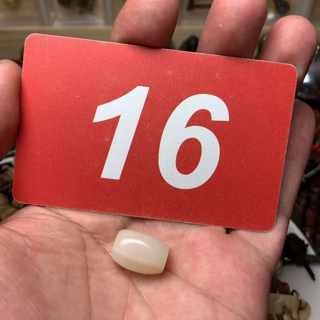 桃核吊坠风*………………………………