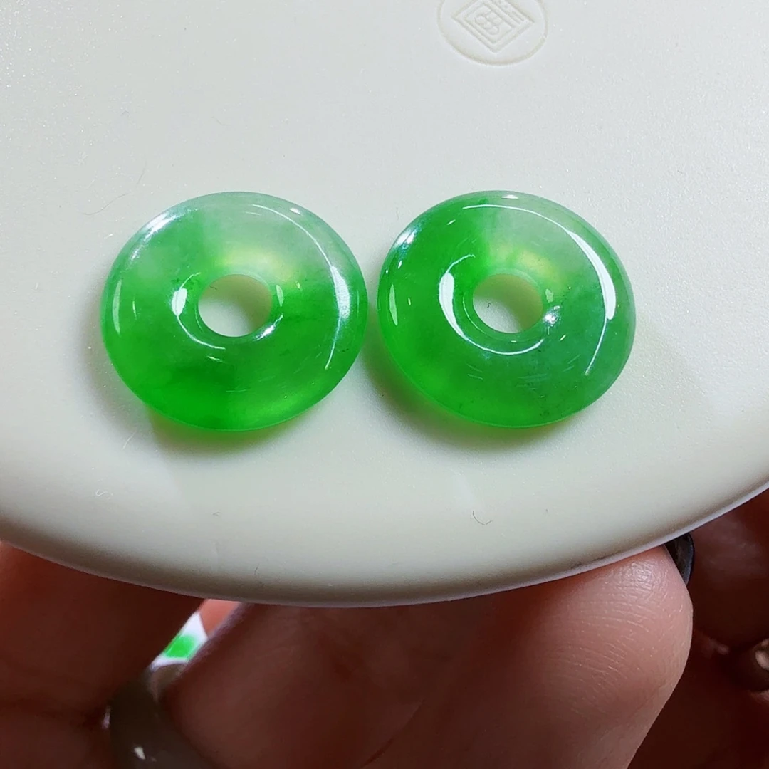 翡翠未镶嵌颈饰百搭款